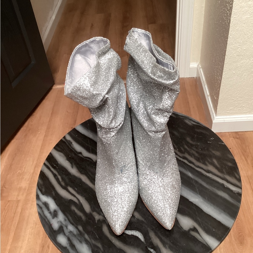 Guess Silver Glitter Women's Boots, size 8.5, worn a few times, original box